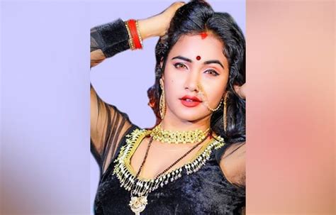 bhojpuri madhu|Trisha Kar Madhu Biography, Wiki, Age, Boyfriend, Family, Height .